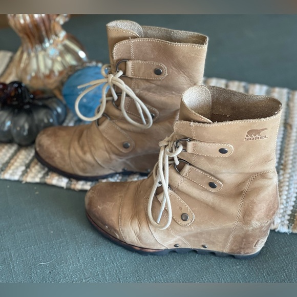 Sorel Joan of Arctic NL2132 - Picture 2 of 5